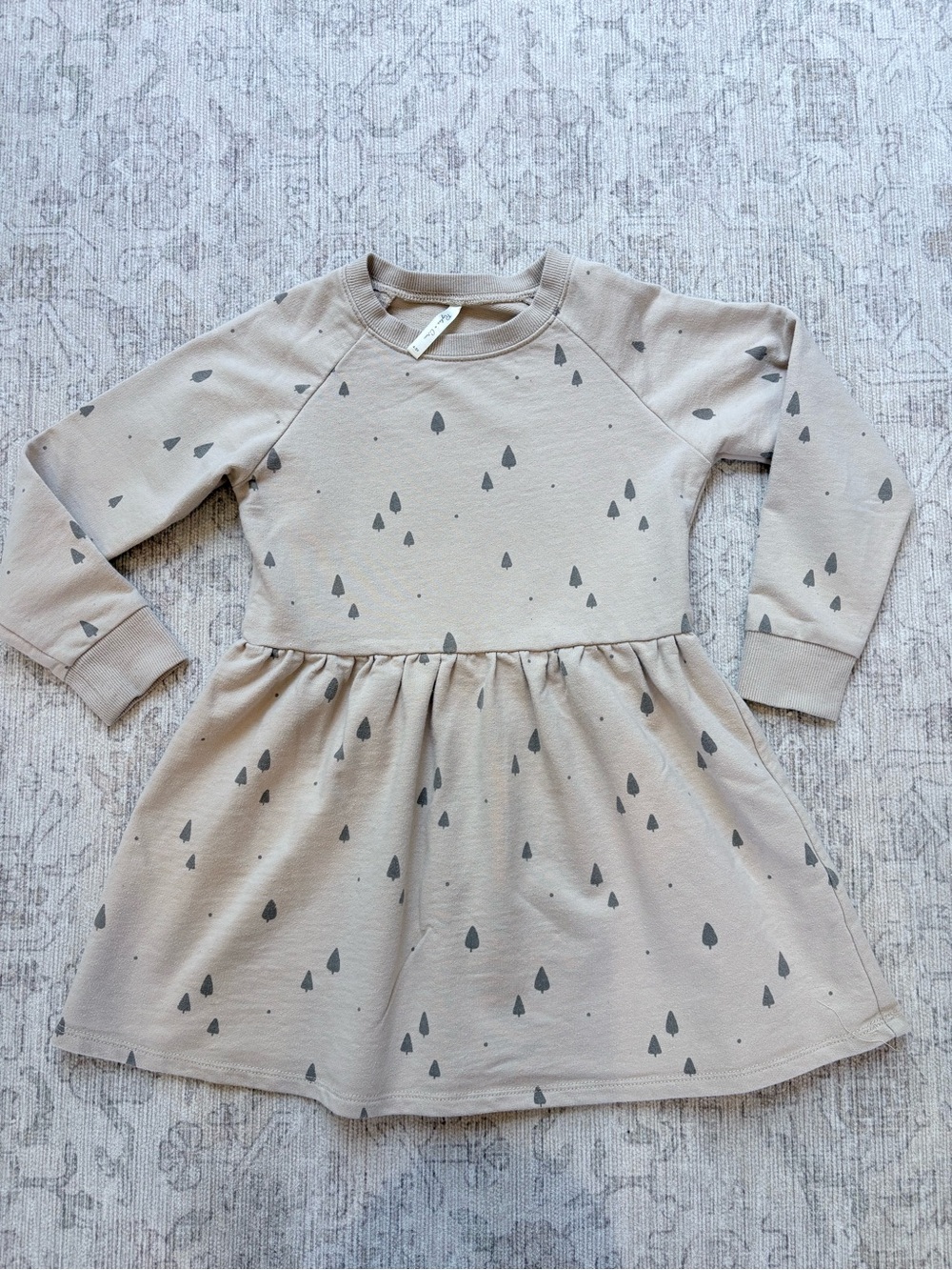 Rylee + Cru Tree print Long sleeve dress 4/5 Beige